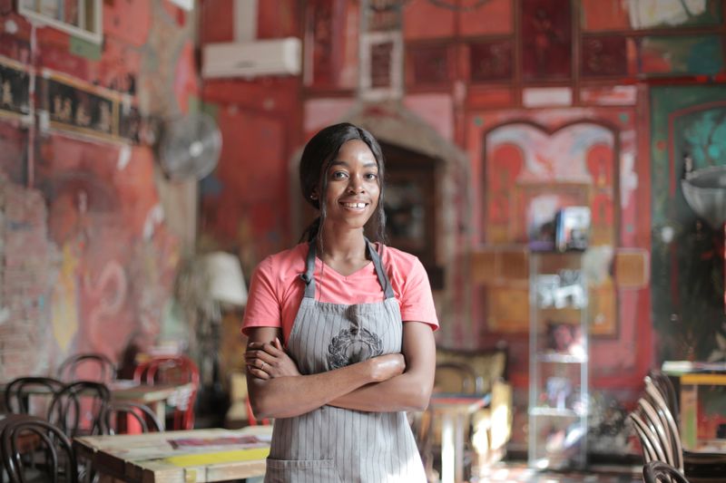 Sarah M., regular Pizza luce customer